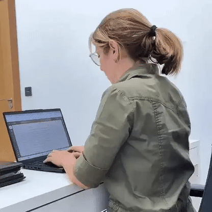 【ゴーデンウィークSALE！】NAGOMI™ 首・肩用マッサージ器